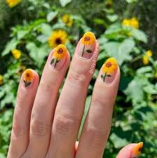 Sunflowers-Nails-10