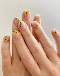 Sunflowers-Nails-2