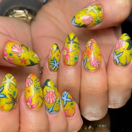 Sunny-Yellow-Summer-Nails-3