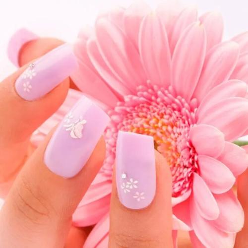 Sweet-Minimal-Flower-Nail-Designs-3