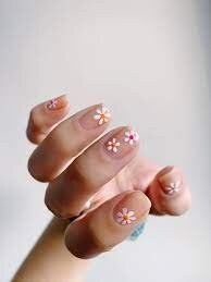 Sweet-Minimal-Flower-Nail-Designs-7 (1)