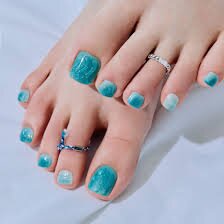 Teal-Blue-Toe-Nail-Colors-10