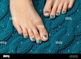 Teal-Blue-Toe-Nail-Colors-7