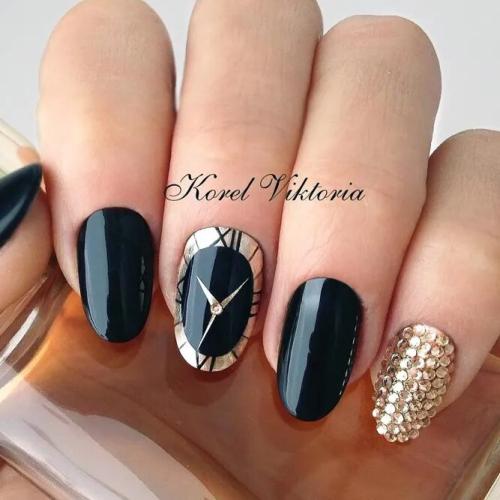 Tick-Tock-New-Years-Nails-3