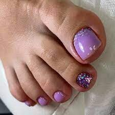 Toe-Nail-Designs-With-Bright-Accents-3