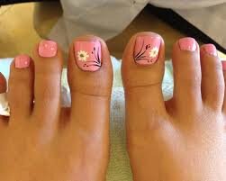Toe-Nail-Designs-With-Bright-Accents-8