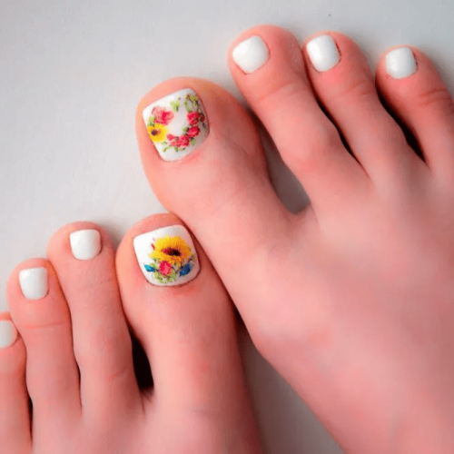 Toe-Nail-Designs-With-Floral-Motifs-3 (1)
