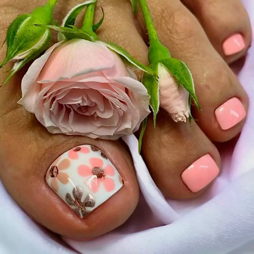 Toe-Nail-Designs-With-Floral-Motifs-8 (1)