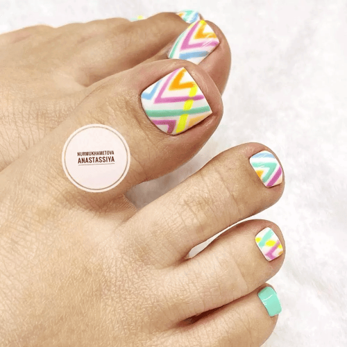 Toe-Nail-Designs-With-Stripes-8