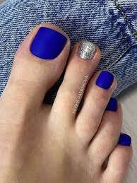 Toe-Nails-In-Dark-Blue-Shades-4