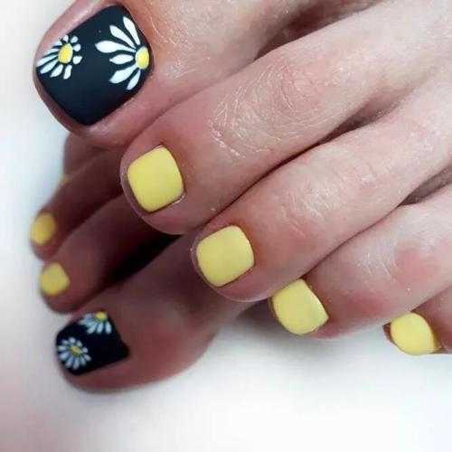 Toe-Nails-Matte-Designs-1