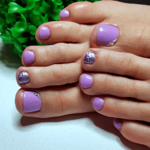 Toe-Nails-With-Glitter-Accent-3