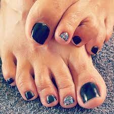 Toe-Nails-With-Glitter-Accent-6