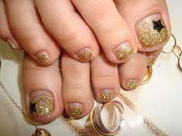 Toe-Nails-With-Gold-Accent-6