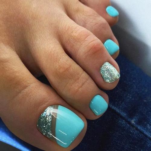 Toe-Nails-with-Light-Blue-Shades-3