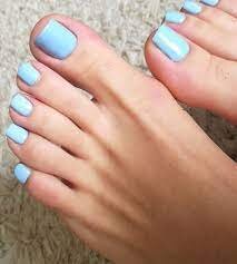 Toe-Nails-with-Light-Blue-Shades-4