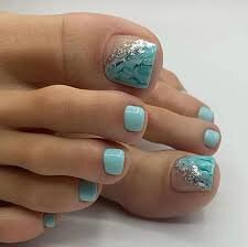 Toe-Nails-with-Light-Blue-Shades-9