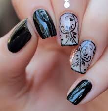 Trendy-Black-Nails-with-Flowers-9 (1)