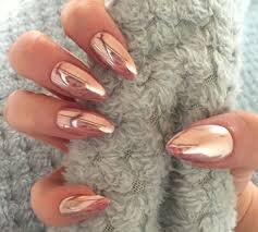 Trendy-Chrome-Stiletto-Nails-7