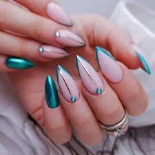 Trendy-Chrome-Stiletto-Nails-8