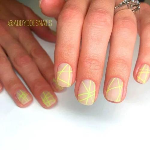 Trendy-Geometric-Summer-Nail-Designs-3