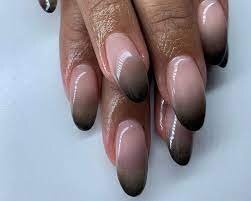 Trendy-Matte-Nails-With-Ombre-Effect-4