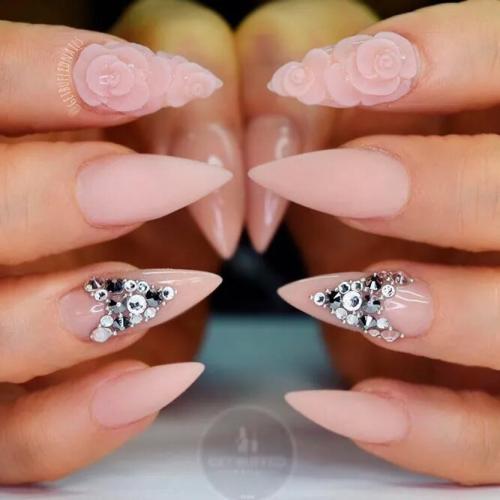 Trendy-Nude-Long-Nails-3