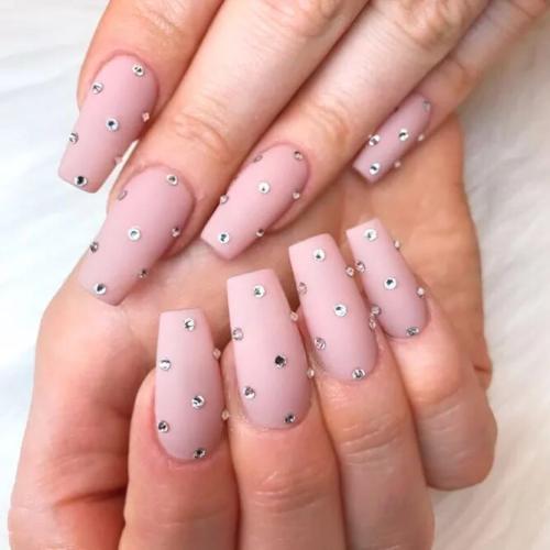 Trendy-Nude-Long-Nails-5