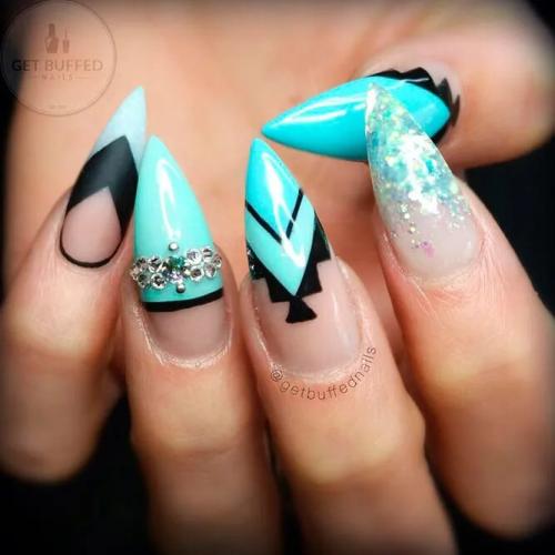 Tribal-Nail-Art-for-Aqua-Nails-2