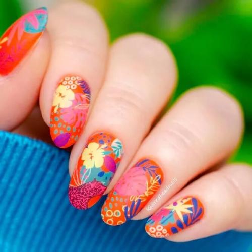 Tropical-Flower-Nail-Art-1