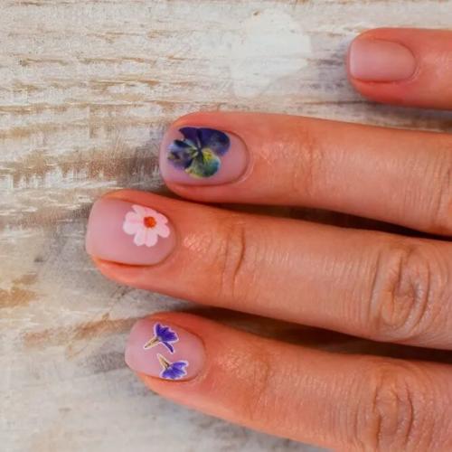 Tropical-Flower-Nail-Art-4