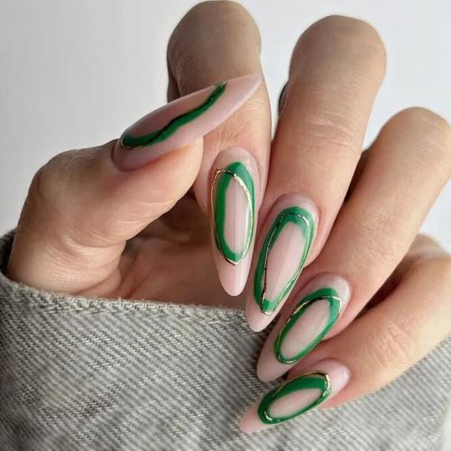 Tropical-Green-Summer-Nail-Colors-1