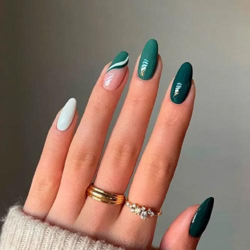 Tropical-Green-Summer-Nail-Colors-3