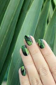 Tropical-Green-Summer-Nail-Colors-8