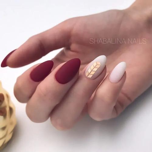 Two-Tone-Manicure-With-Bold-Accents-3