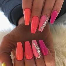 Two-Tone-Manicure-With-Bold-Accents-7