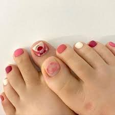 Two-Toned-Mix-for-Toe-Nails-3