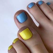 Two-Toned-Mix-for-Toe-Nails-6