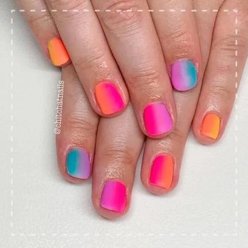Vertical-Rainbow-Ombre-Nails-3