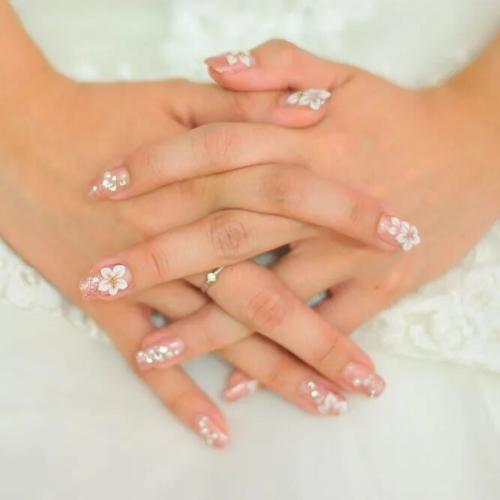 Wedding-Love-Nails-with-Flowers-2
