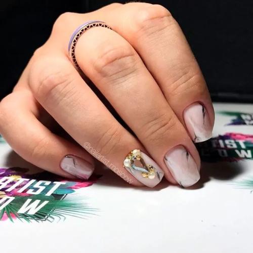 Wedding-Nail-Art-Embellished-with-Rhinestones-3