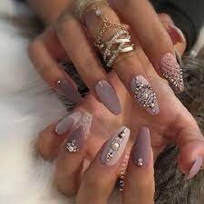 Wedding-Nail-Art-Embellished-with-Rhinestones-5