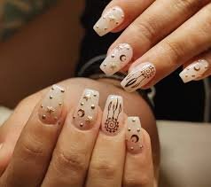 Wedding-Nail-Art-Embellished-with-Rhinestones-6