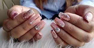 Wedding-Nail-Art-for-Bride-with-Pastel-Colors-4