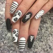 White-Nail-Designs-with-Black-Accents-5