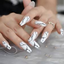 White-Nails-with-Marble-Effect-10