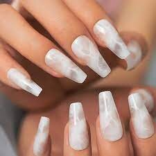 White-Nails-with-Marble-Effect-3