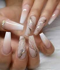 White-Nails-with-Marble-Effect-4