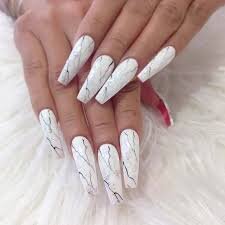 White-Nails-with-Marble-Effect-7