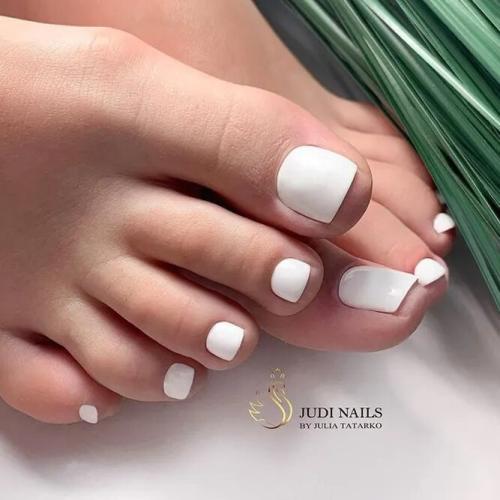 White-Toe-Nail-Designs-1